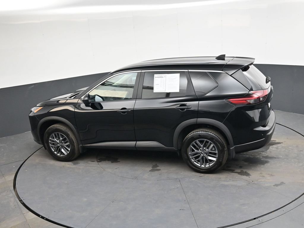 Used 2024 Nissan Rogue S image 29