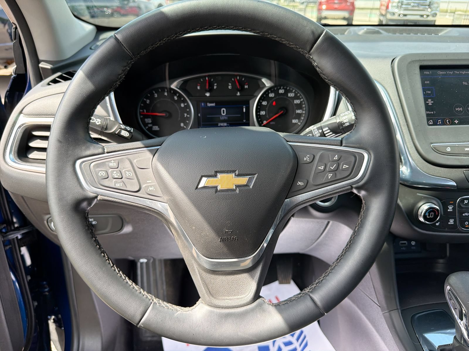 Used 2023 Chevrolet Equinox LT FWD image 27