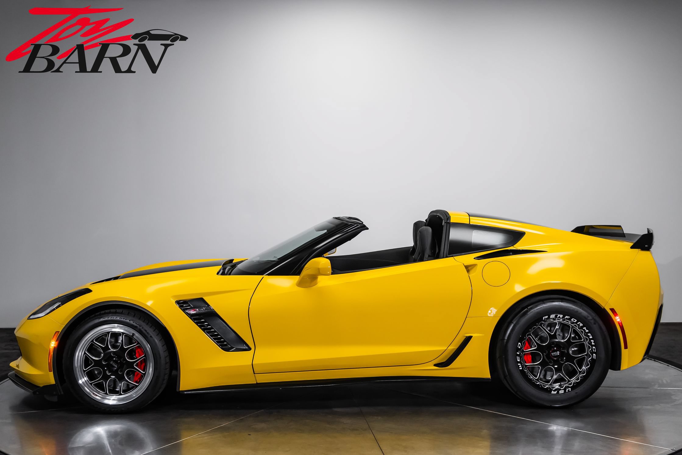 Used 2015 Chevrolet Corvette Z06 w/ 2LZ Preferred Equipment Group RWD image 2