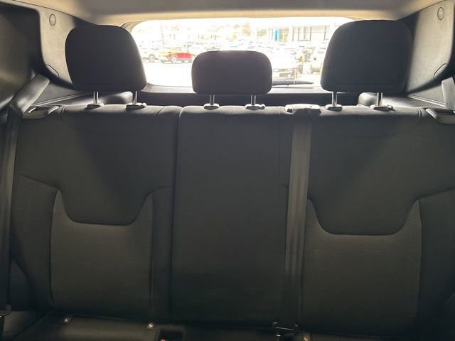 Used 2023 Jeep Renegade Latitude AWD/4WD image 11