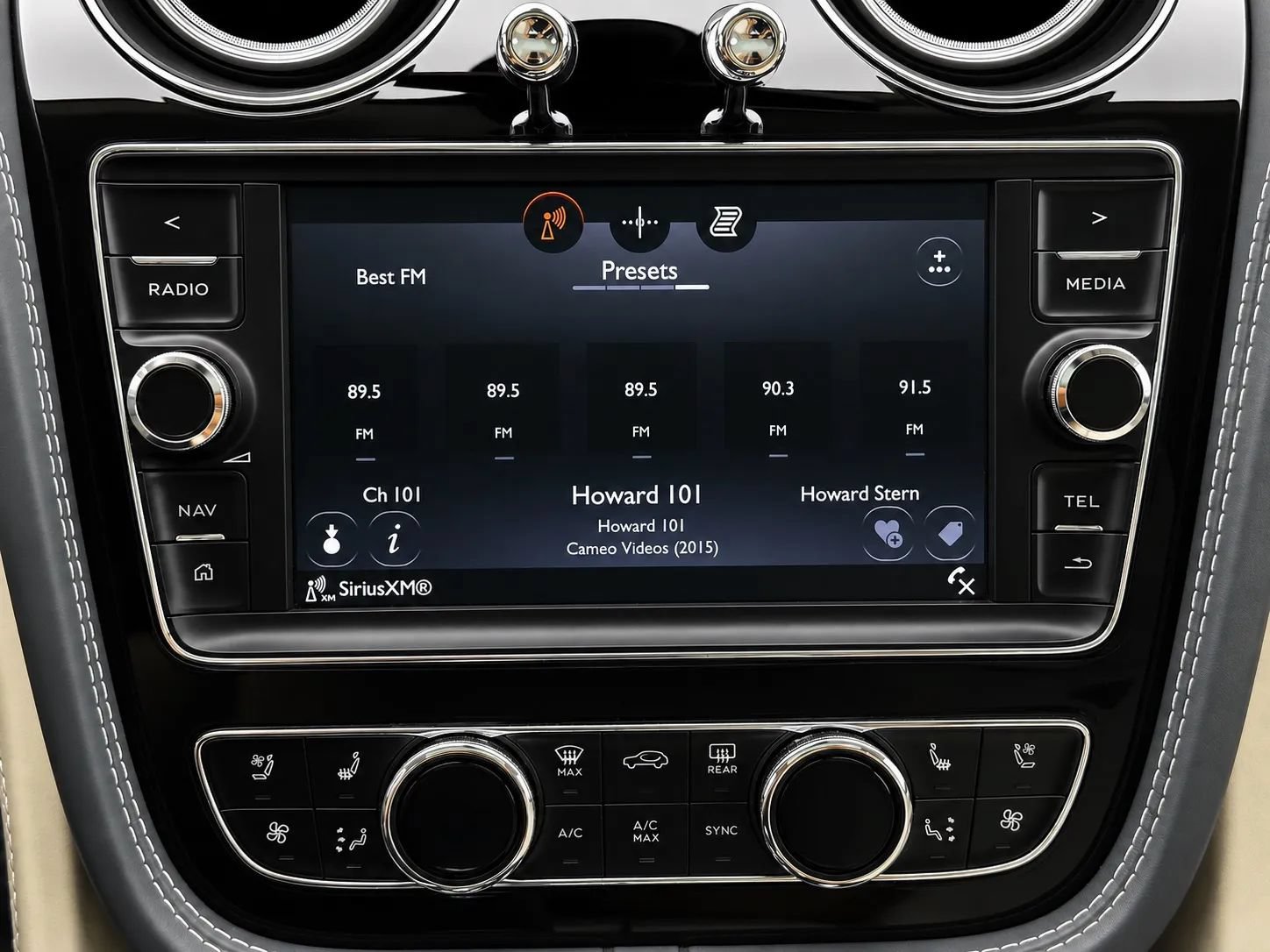 Used 2017 Bentley Bentayga AWD/4WD image 42