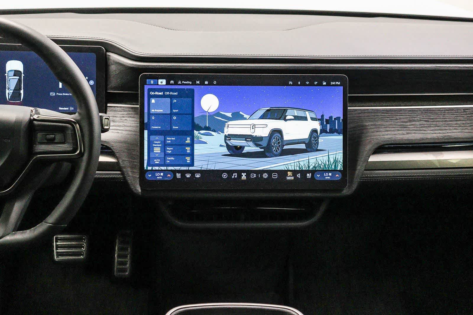 Used 2023 Rivian R1S Adventure AWD/4WD image 15