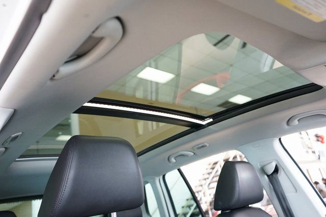 Used 2017 Volkswagen Tiguan Sport image 10