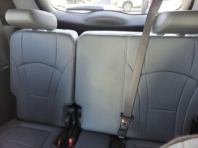 Certified 2023 Buick Enclave Essence image 18