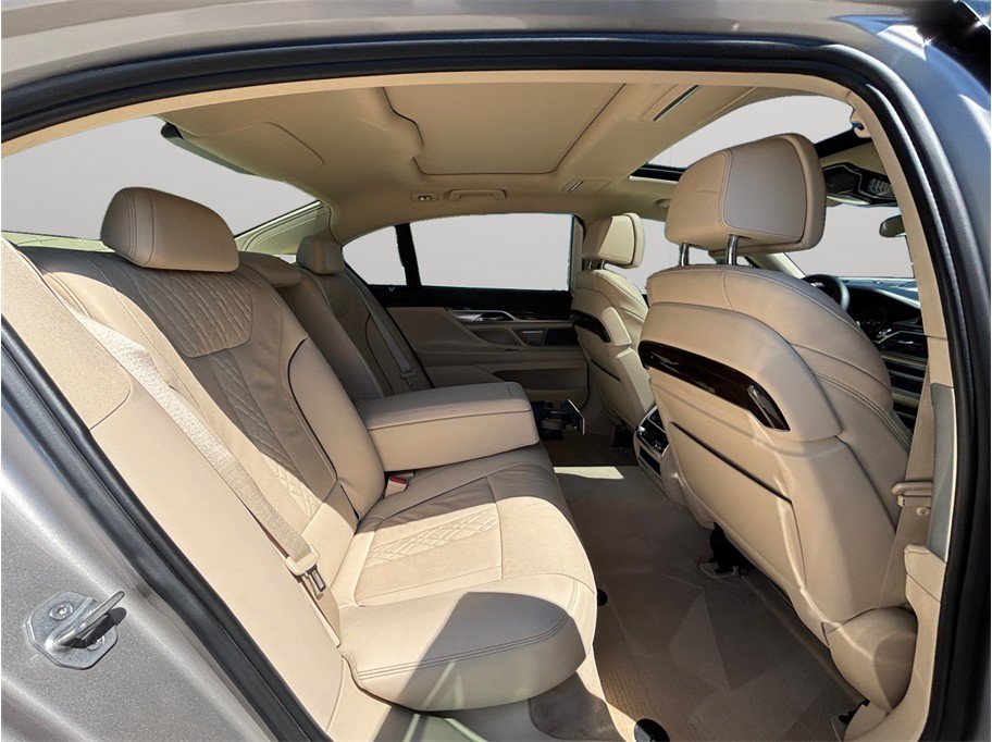Used 2016 BMW 750i RWD image 45