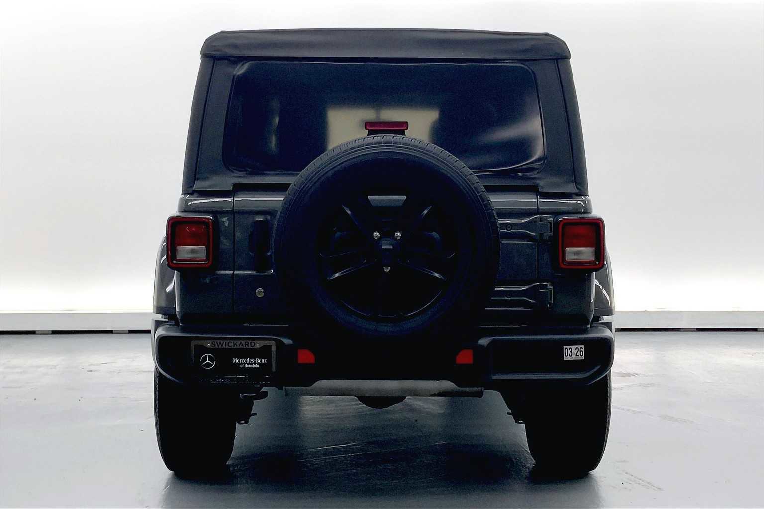 Used 2020 Jeep Wrangler Unlimited Sahara image 5