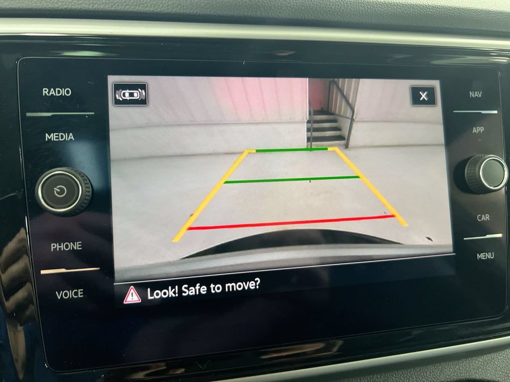 Used 2021 Volkswagen Atlas Cross Sport SEL R-Line AWD/4WD image 15