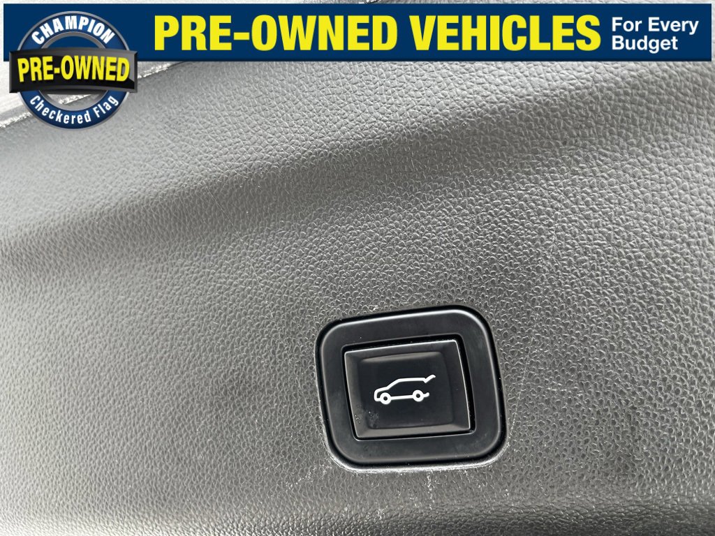 Used 2022 GMC Yukon SLT w/ SLT Premium Package image 10