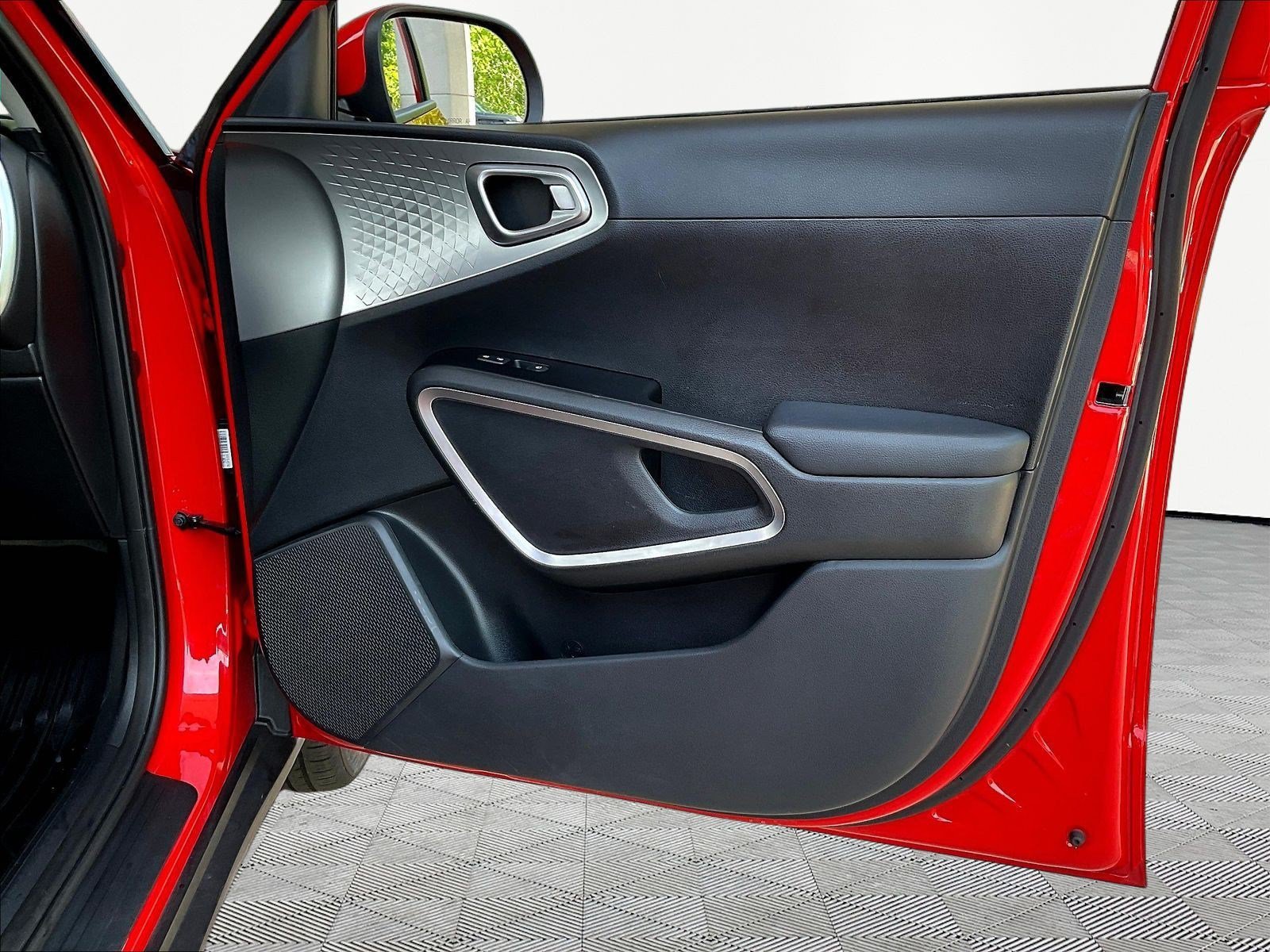 Used 2023 Kia Soul LX FWD image 26