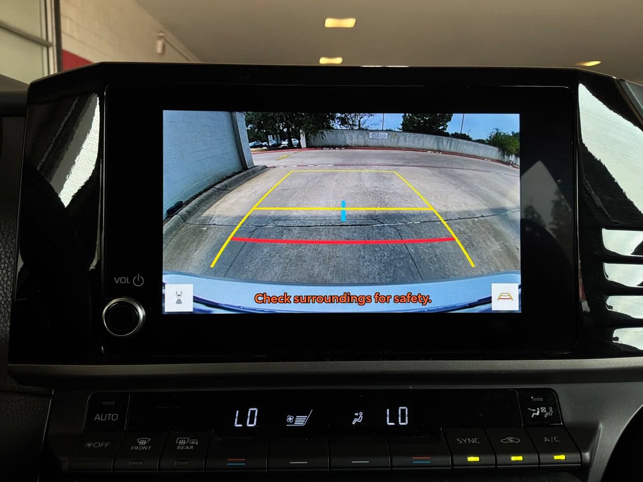Used 2025 Toyota Camry LE FWD image 32