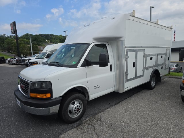 New 2025 GMC Savana 4500 w/ Power Convenience Package RWD image 2