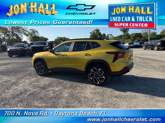 Used 2025 Chevrolet Trax RS w/ Driver Confidence Package image 5