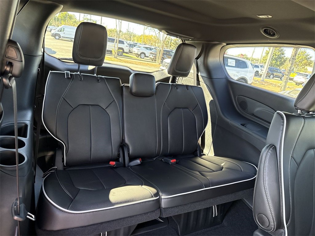 New 2026 Chrysler Pacifica Limited w/ S Appearance Package image 27