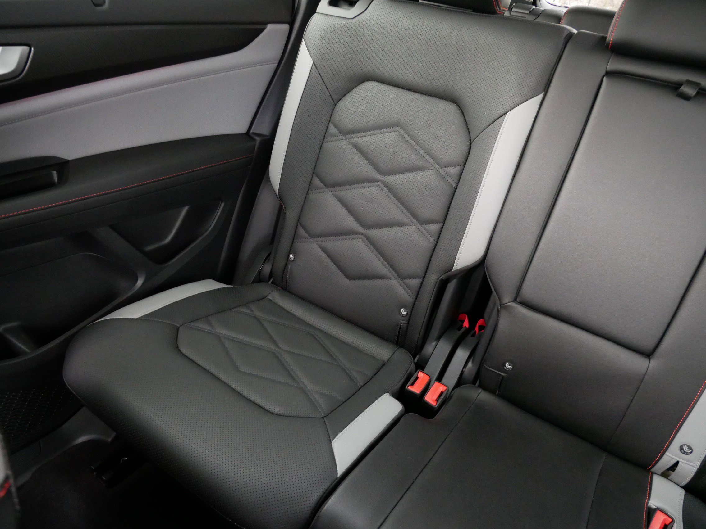Certified 2024 Volkswagen Atlas Peak Edition SEL image 12