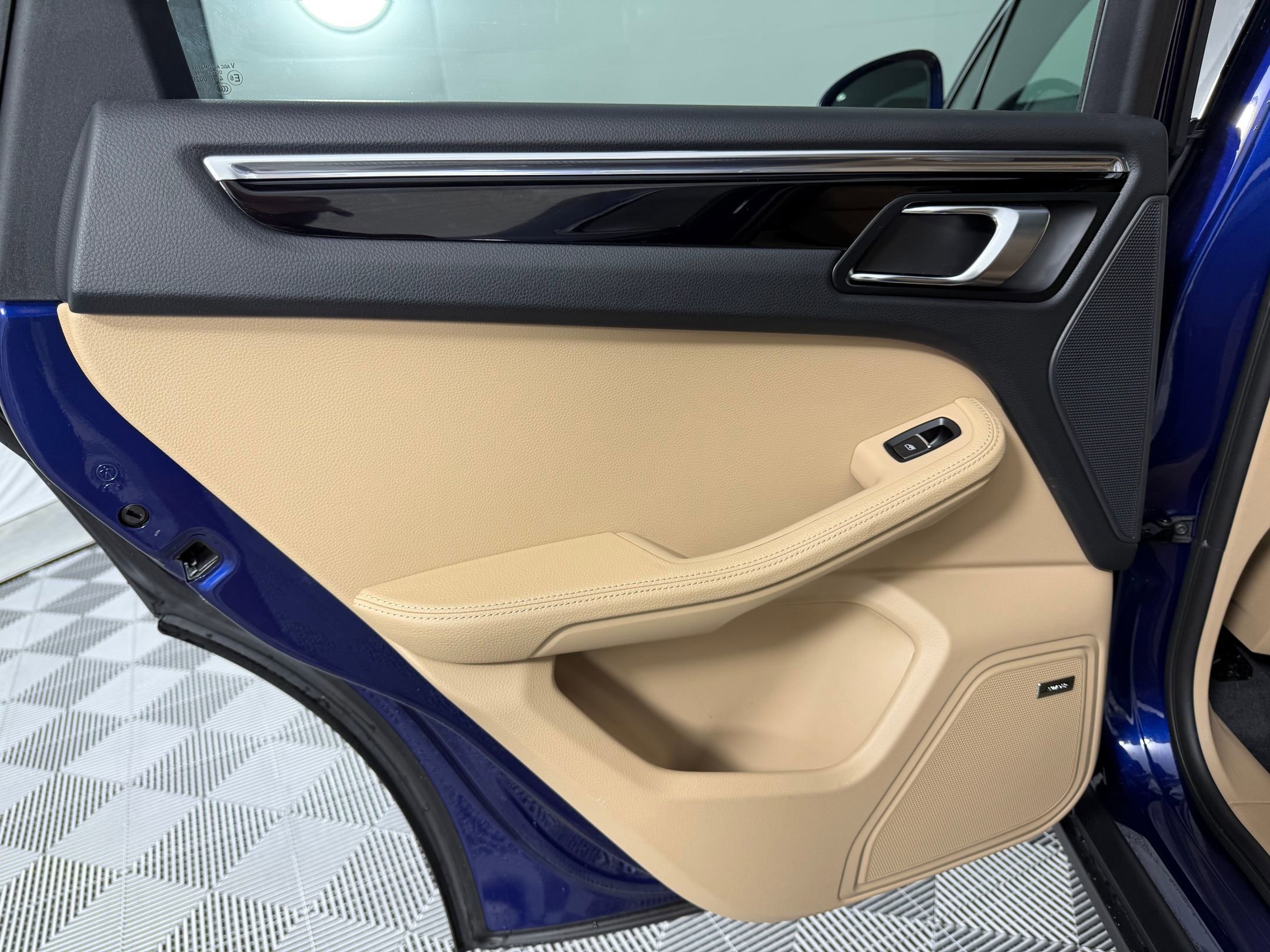 New 2025 Porsche Macan image 29