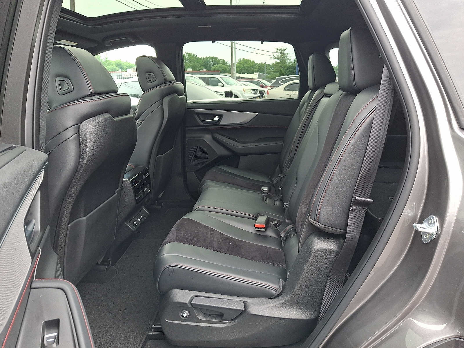 Used 2022 Acura MDX Type S AWD/4WD image 11