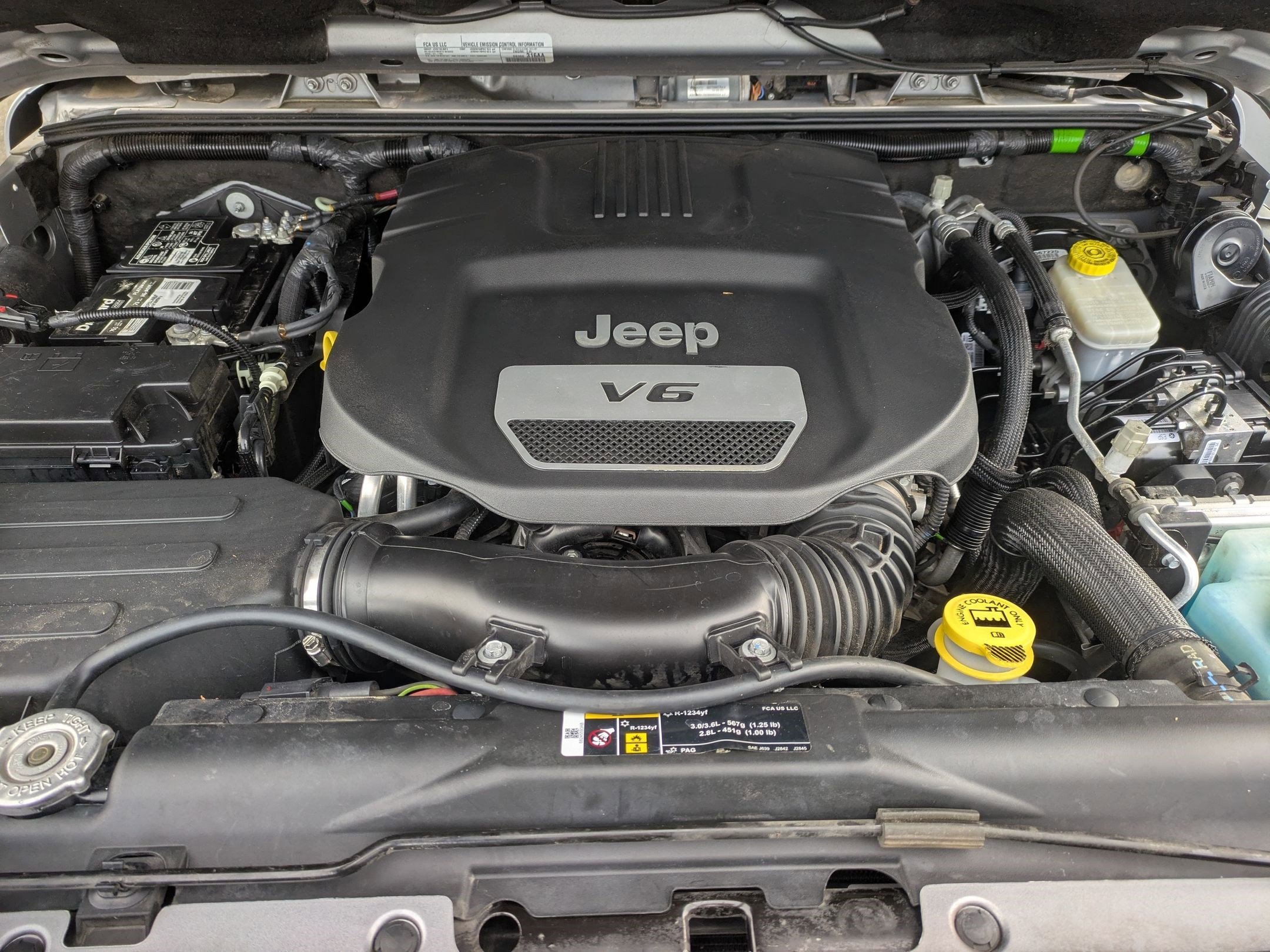 Used 2018 Jeep Wrangler Unlimited Sahara w/ Connectivity Group image 21