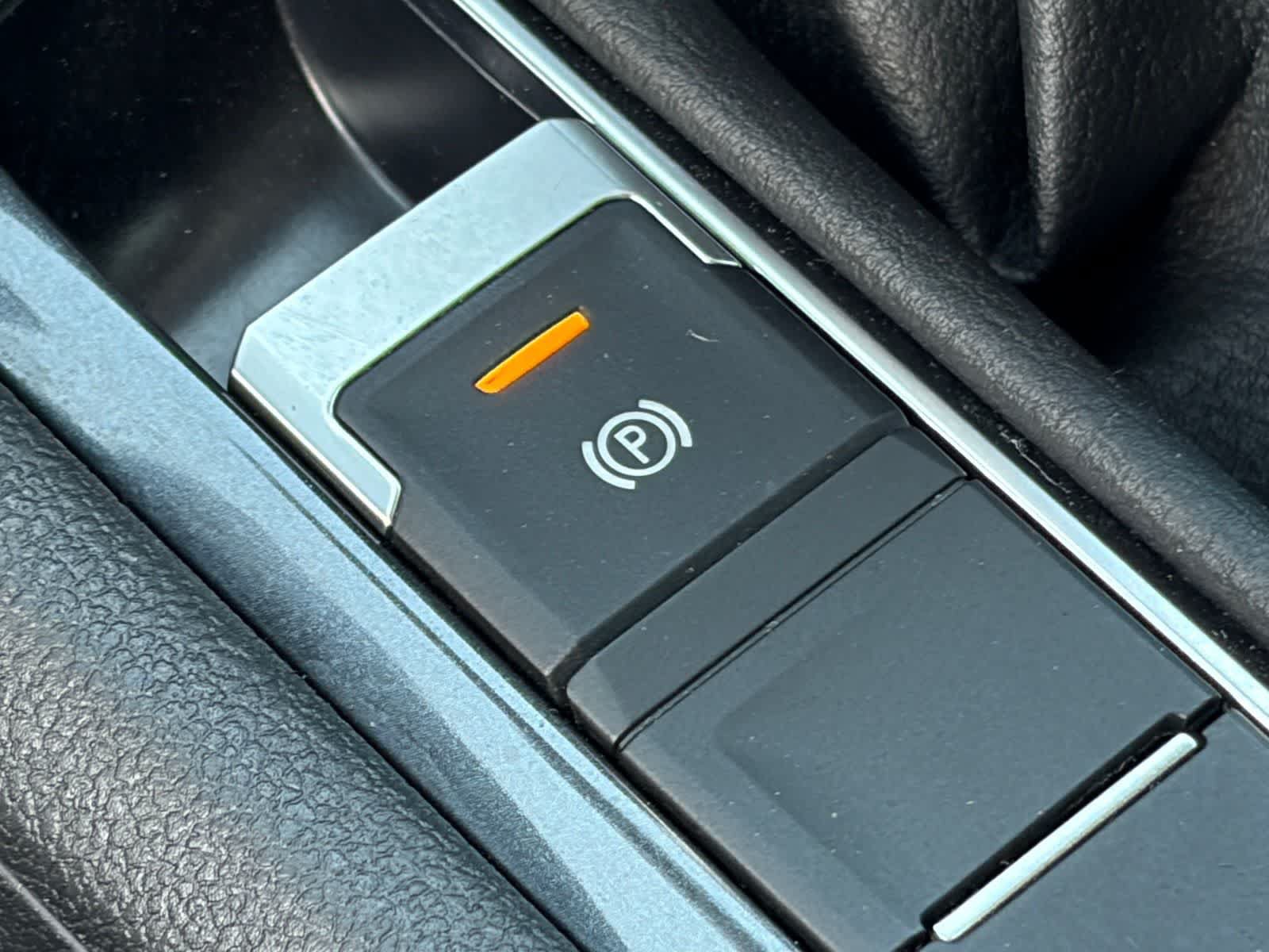 Used 2024 Volkswagen Tiguan Wolfsburg Edition AWD/4WD image 32