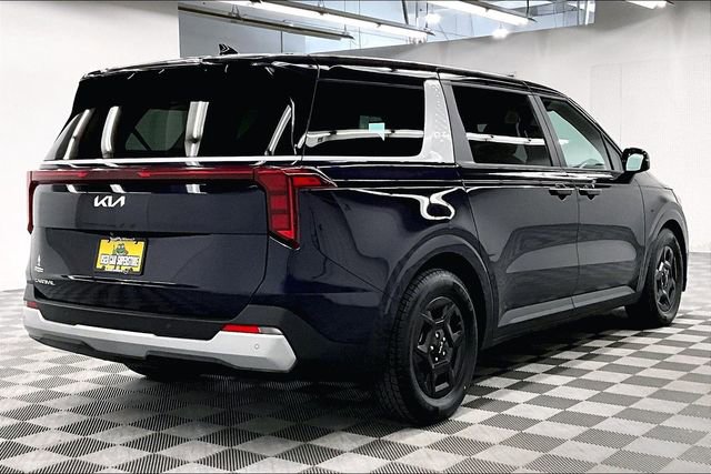 Used 2025 Kia Carnival image 13
