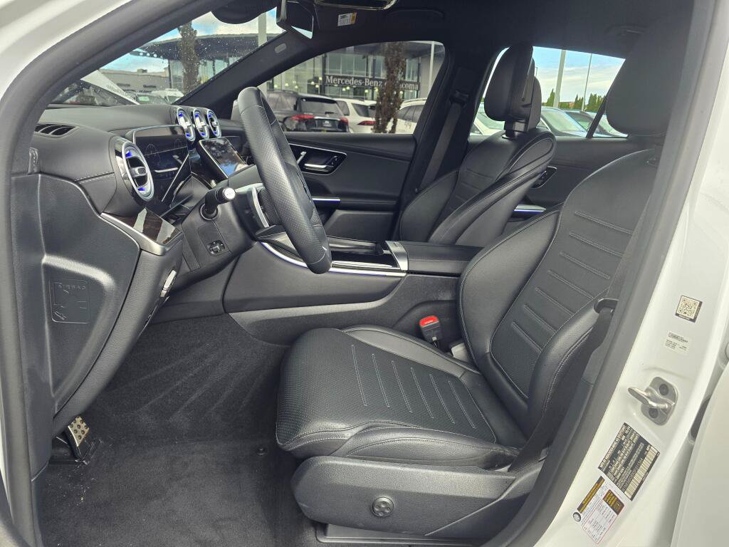 Used 2025 Mercedes-Benz GLC 350e 4MATIC w/ AMG Line image 12
