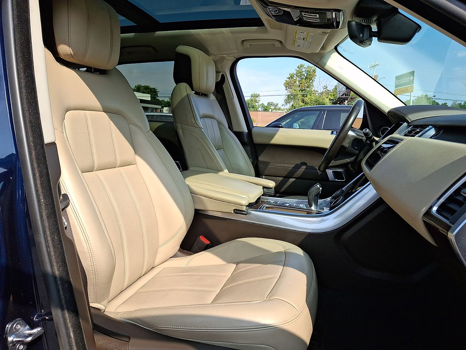 Used 2020 Land Rover Range Rover Sport HSE AWD/4WD image 30