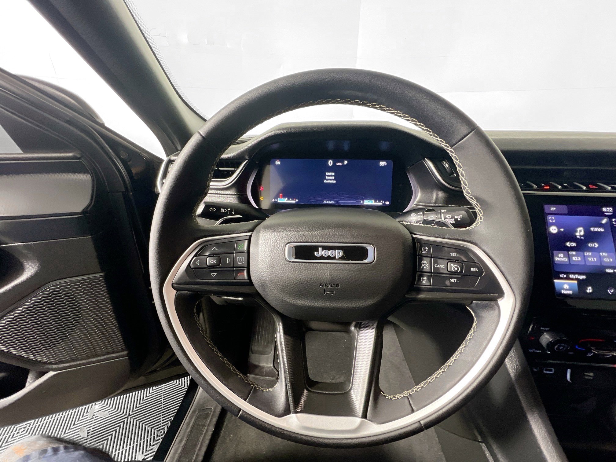 Used 2024 Jeep Grand Cherokee Laredo w/ Trailer Tow Package image 17