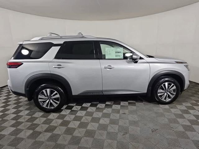 New 2025 Nissan Pathfinder SL image 8