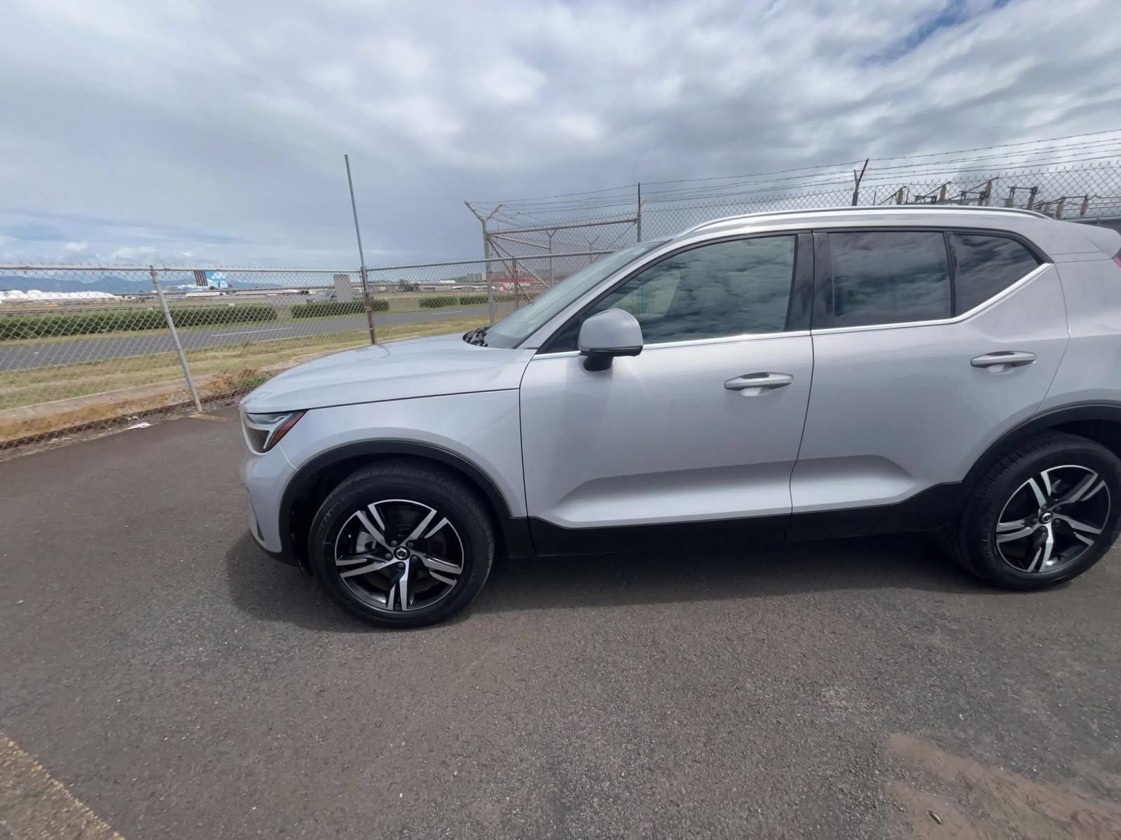 Used 2024 Volvo XC40 B5 Core AWD/4WD image 8