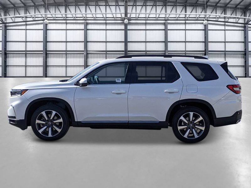 New 2025 Honda Pilot Touring image 2