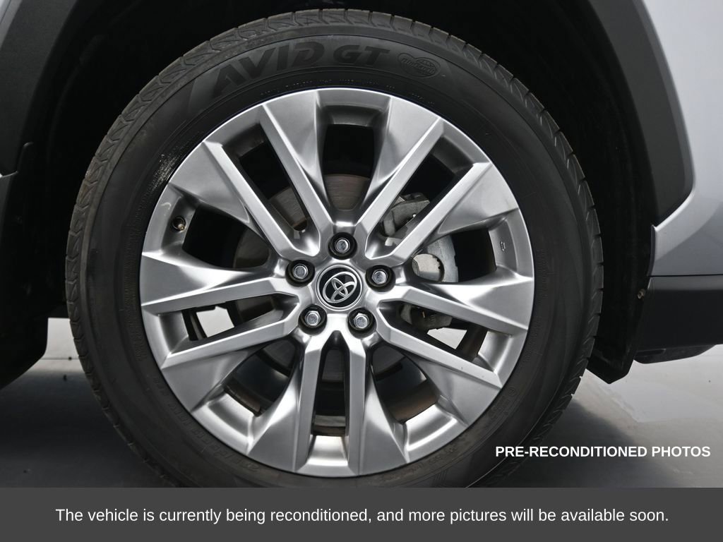 Used 2023 Toyota RAV4 XLE Premium image 12