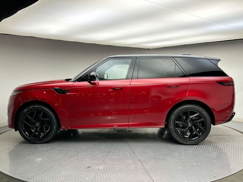 Used 2025 Land Rover Range Rover Sport Dynamic SE image 2
