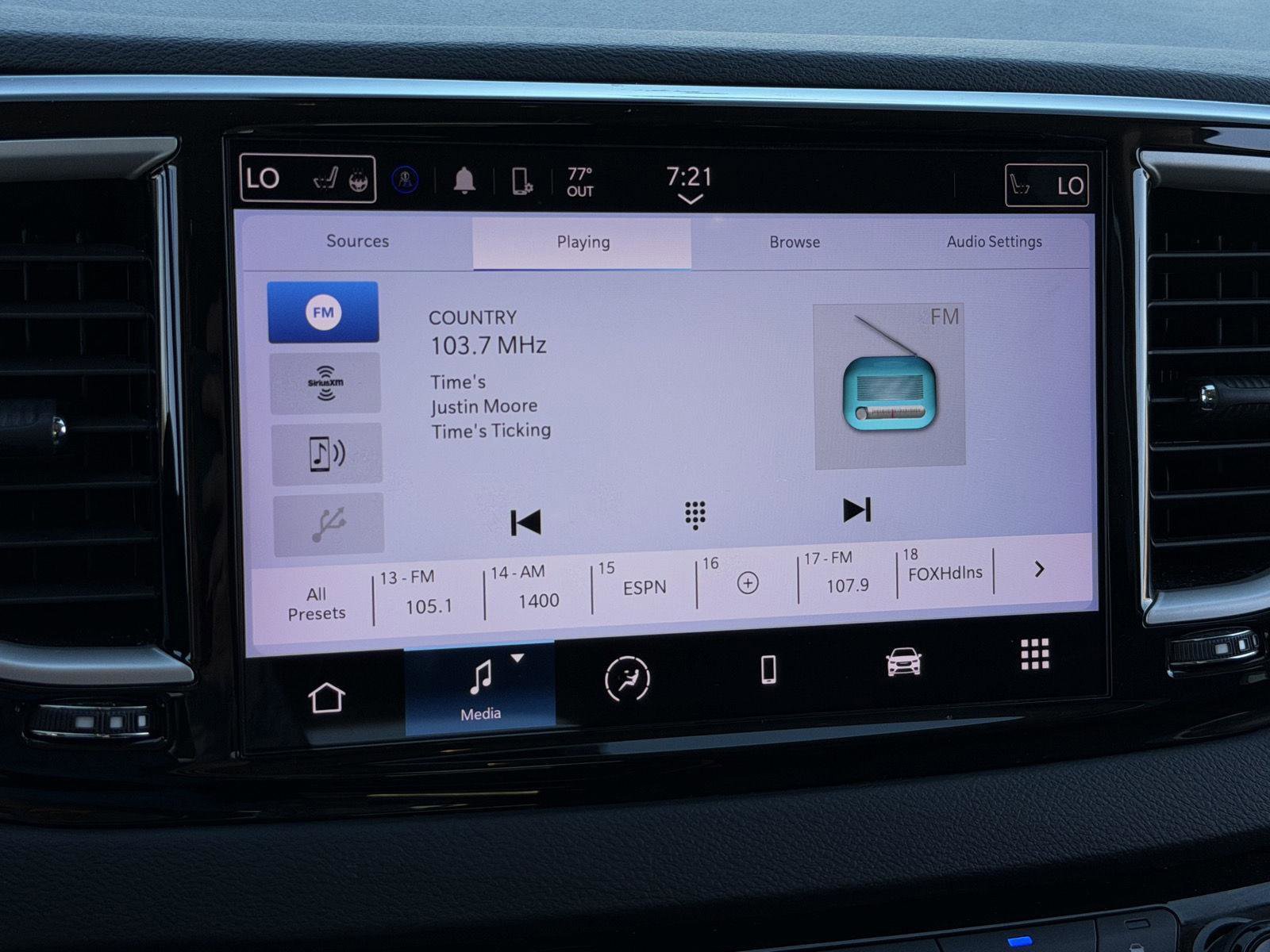 Used 2023 Chrysler Pacifica Touring-L image 10