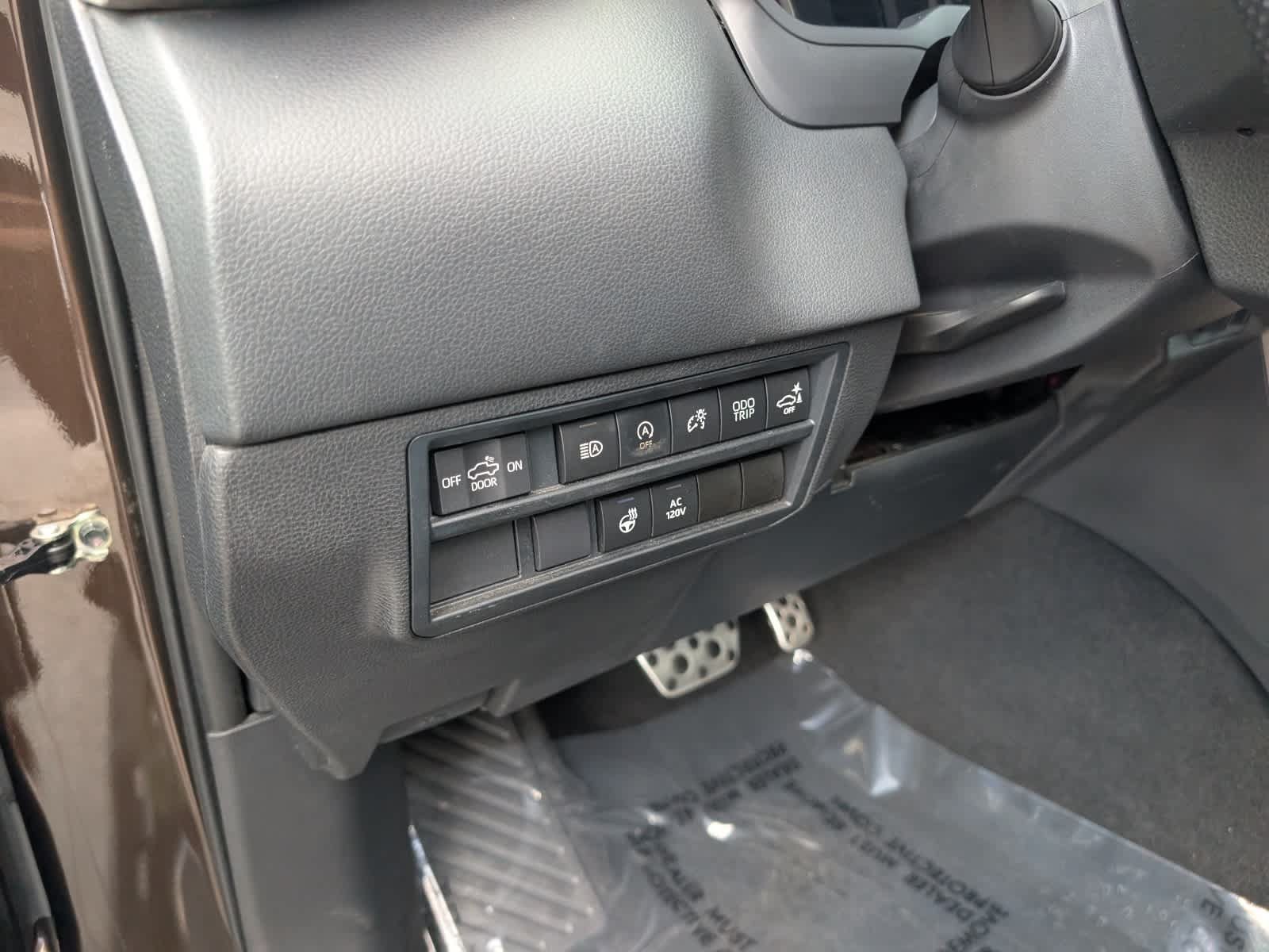 Used 2022 Toyota Tundra Limited w/ TRD Off-Road Package AWD/4WD image 22