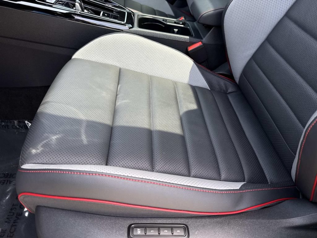 Used 2024 Volkswagen GTI SE FWD image 25