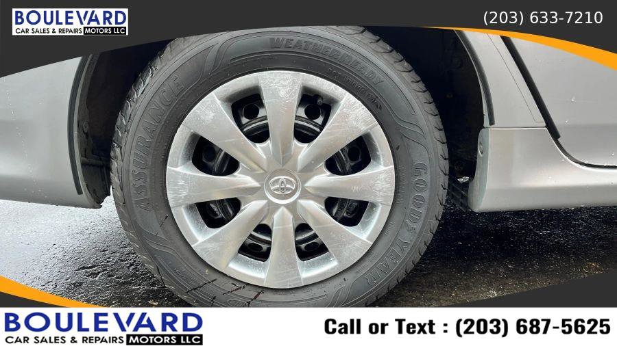 Used 2013 Toyota Corolla L FWD image 25