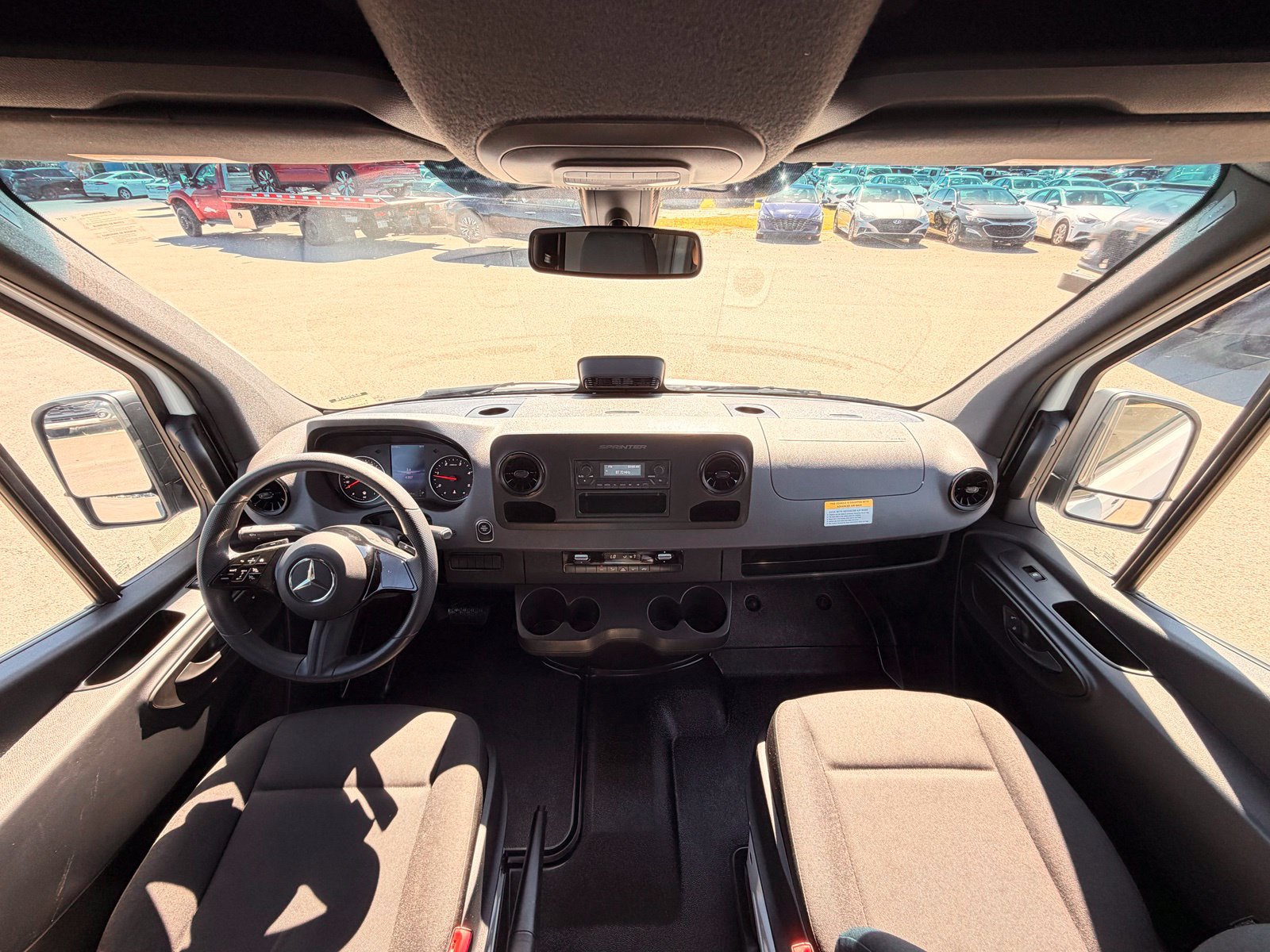Used 2025 Mercedes-Benz Sprinter 2500 image 21