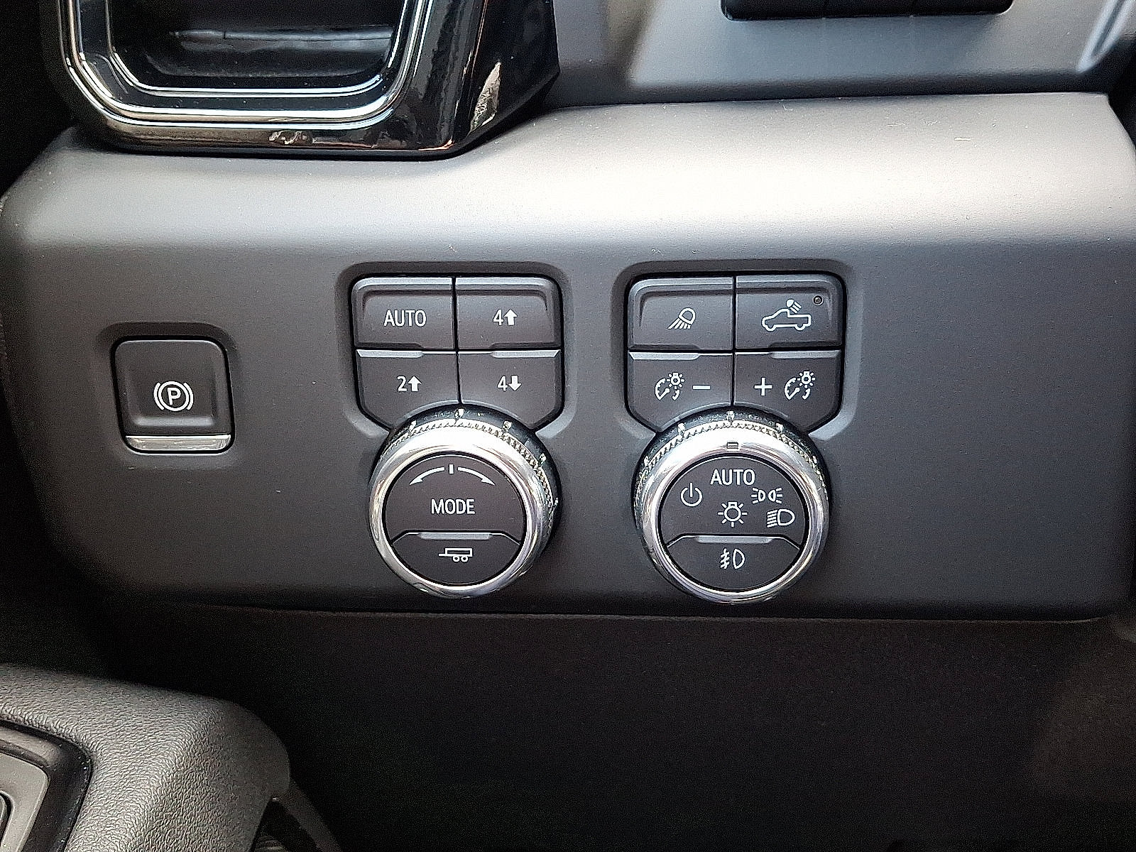 Used 2025 GMC Sierra 1500 AT4 w/ Technology Package AWD/4WD image 26