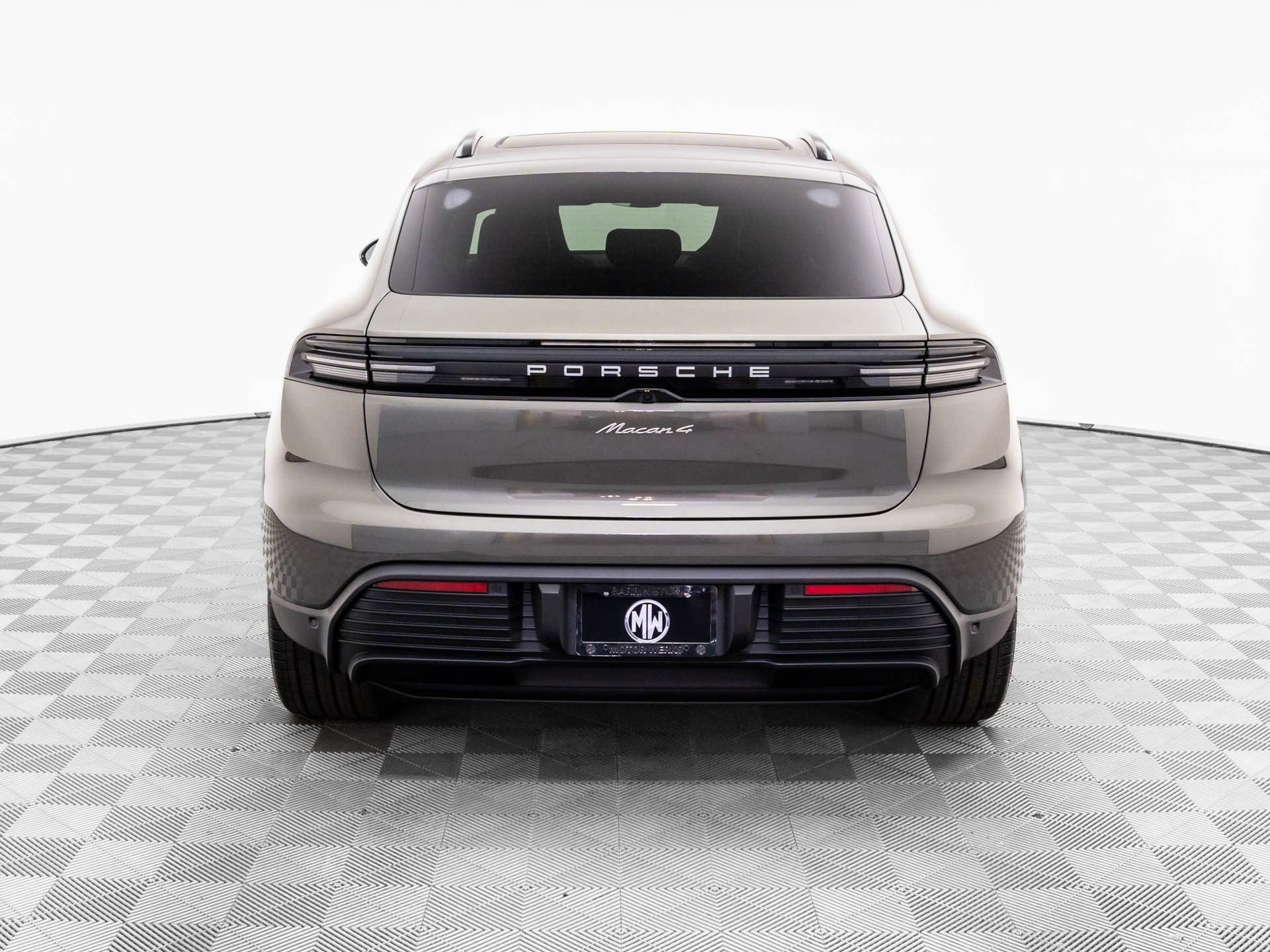 New 2025 Porsche Macan 4 Electric image 10