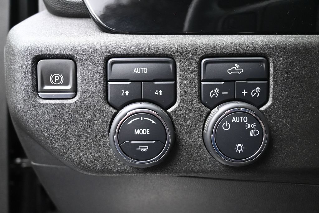 Used 2023 Chevrolet Silverado 1500 LT AWD/4WD image 17