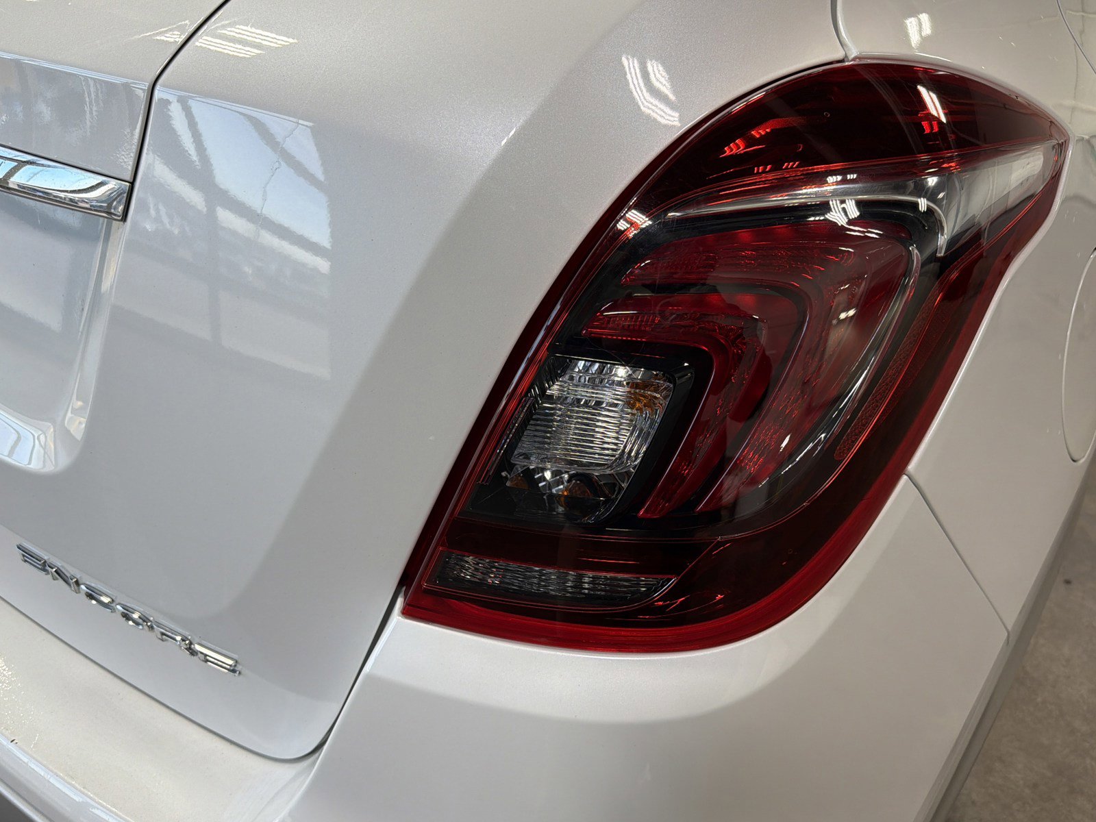 Used 2018 Buick Encore Preferred image 17