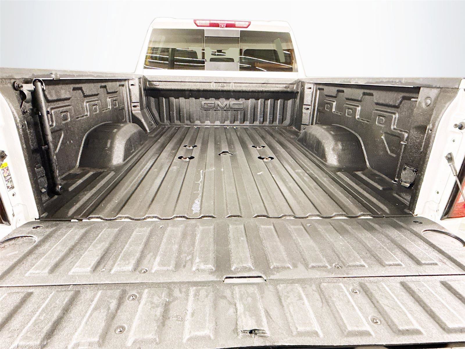 Used 2022 GMC Sierra 2500 SLT w/ SLT Convenience Package image 18