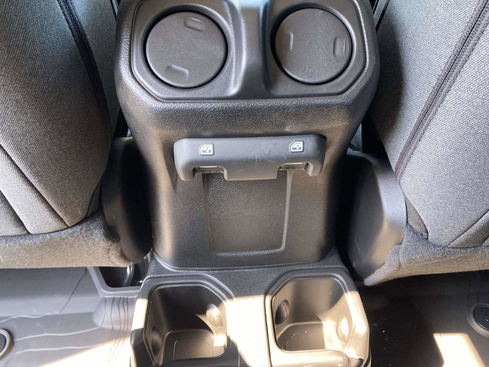 Used 2024 Jeep Wrangler Unlimited Sport image 11
