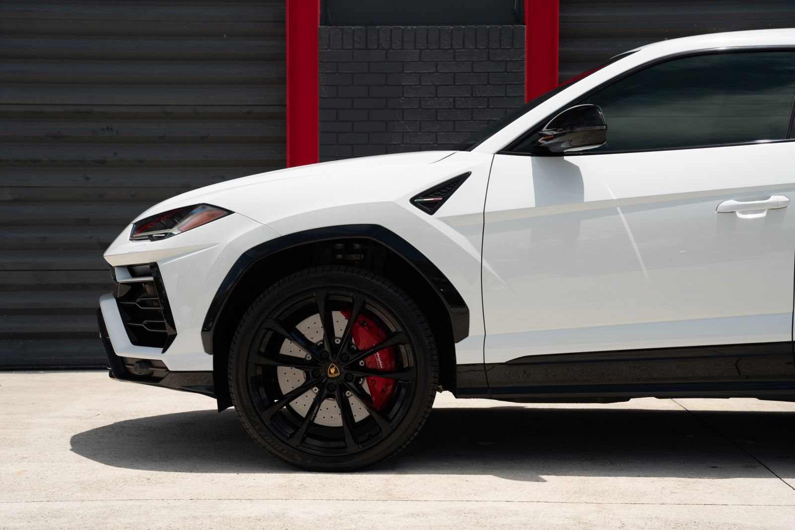 Used 2022 Lamborghini Urus AWD/4WD image 10