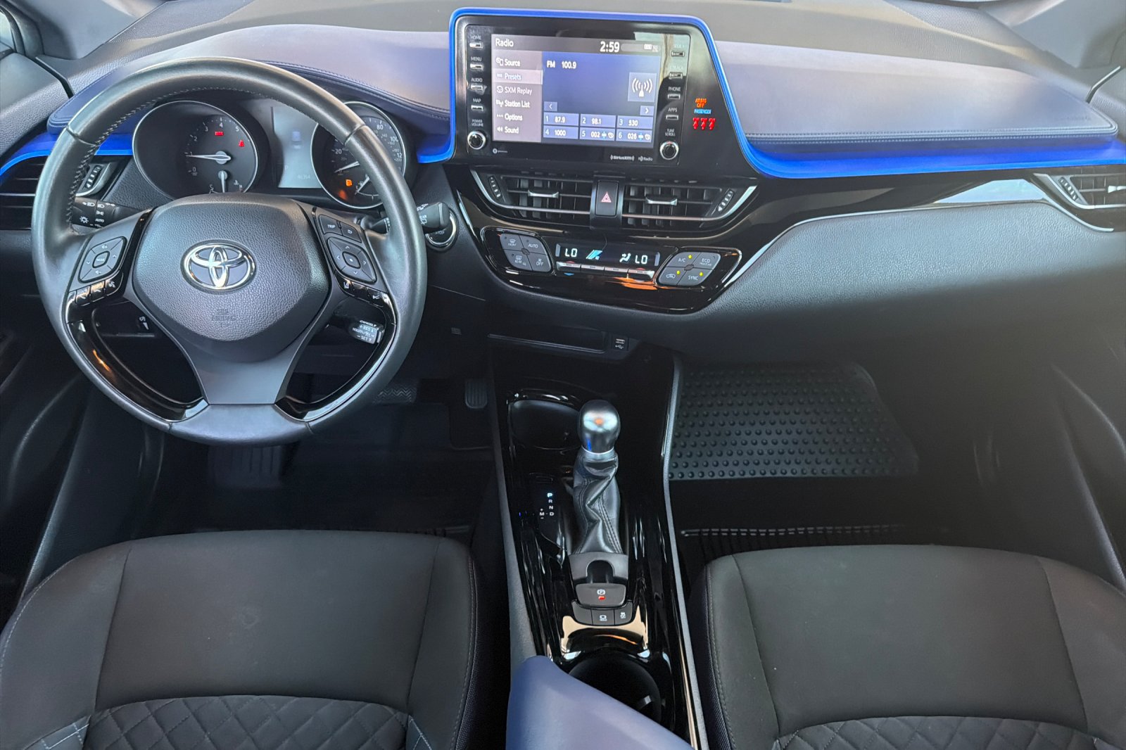 Used 2020 Toyota C-HR XLE FWD image 17