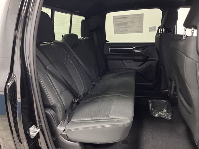 New 2026 RAM 1500 4x4 Crew Cab image 32