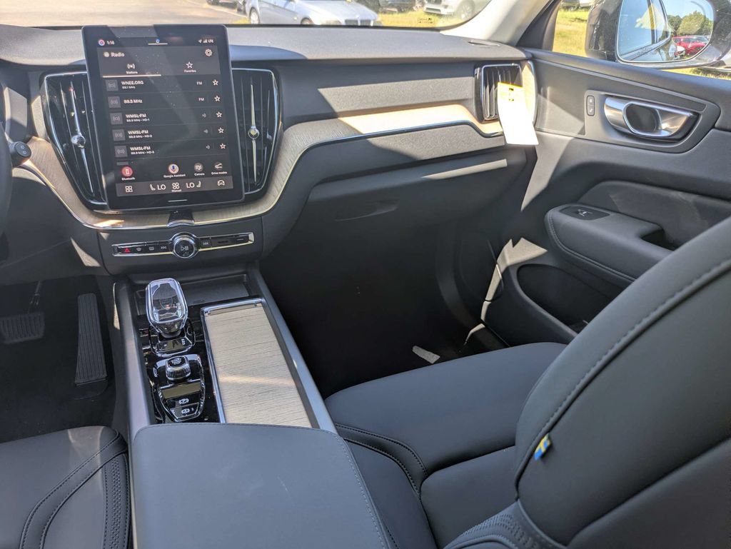 New 2026 Volvo XC60 B5 Plus w/ Protection Package Premier AWD/4WD image 19
