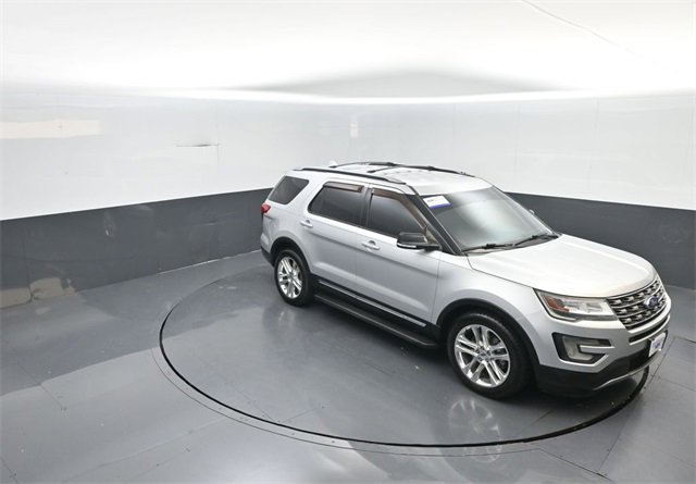 Certified 2017 Ford Explorer XLT w/ Equipment Group 201A image 20