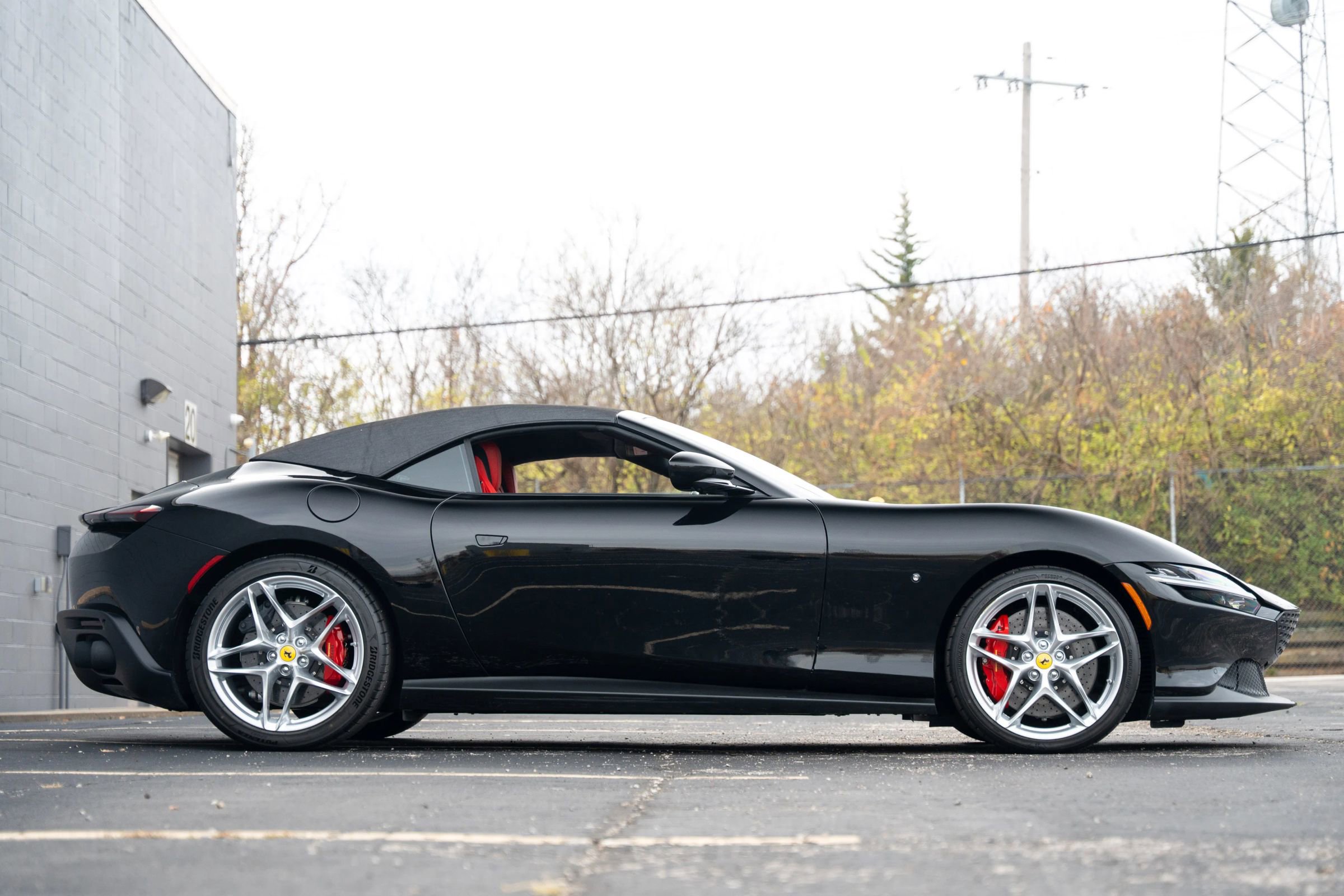 Used 2025 Ferrari Roma image 9