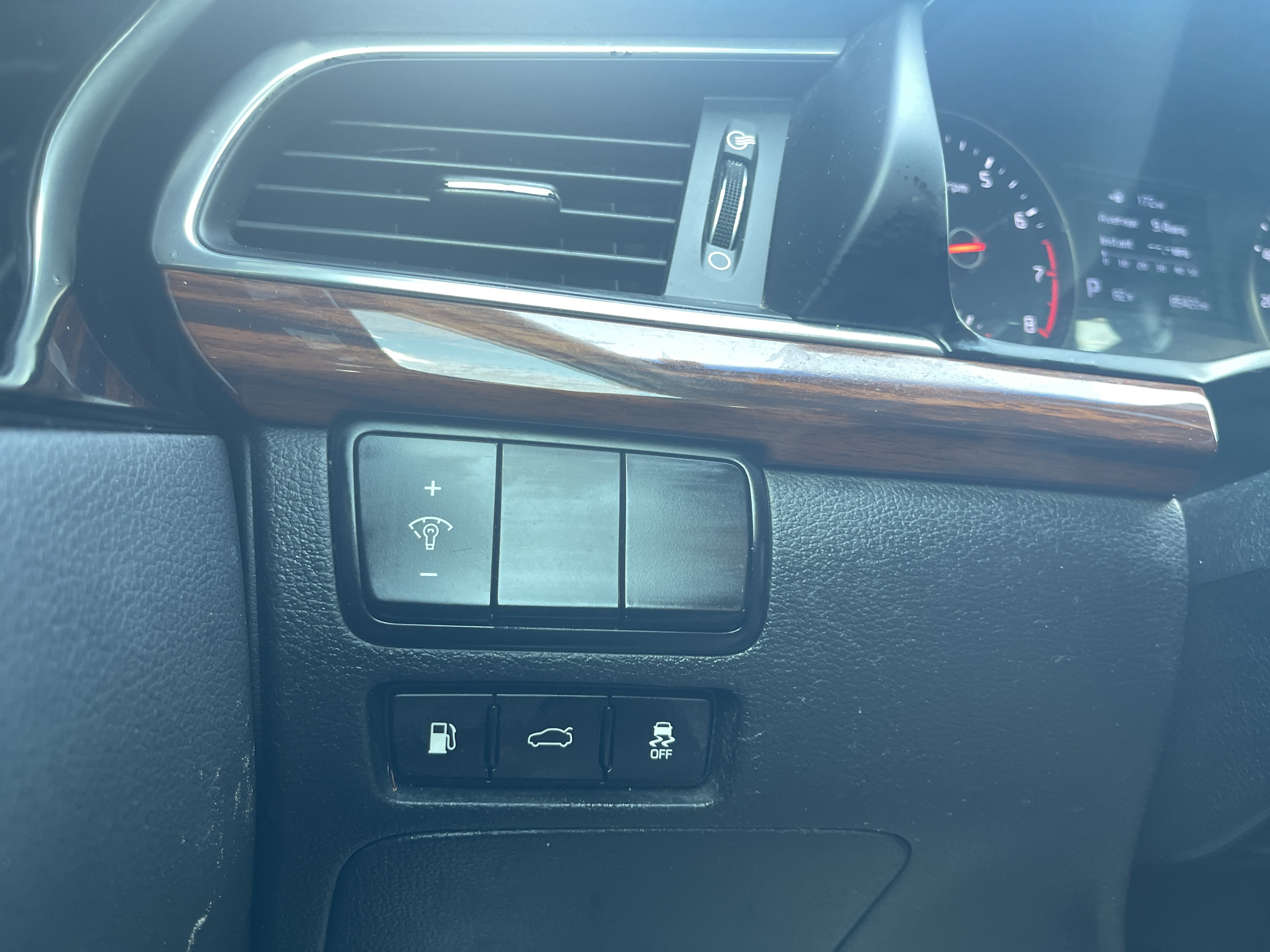 Used 2017 Kia Cadenza Premium FWD image 24