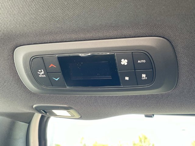 New 2027 Chrysler Pacifica Limited FWD image 17